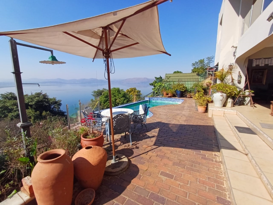 5 Bedroom Property for Sale in Kosmos North West